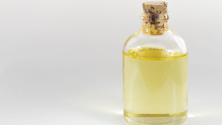 Discover the Wonders of Castor Oil: A Natural Elixir for Beauty and Wellness
